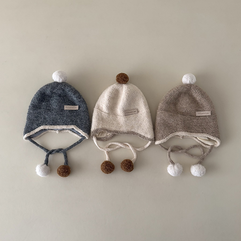 宝宝针织毛线帽可爱毛球系带款