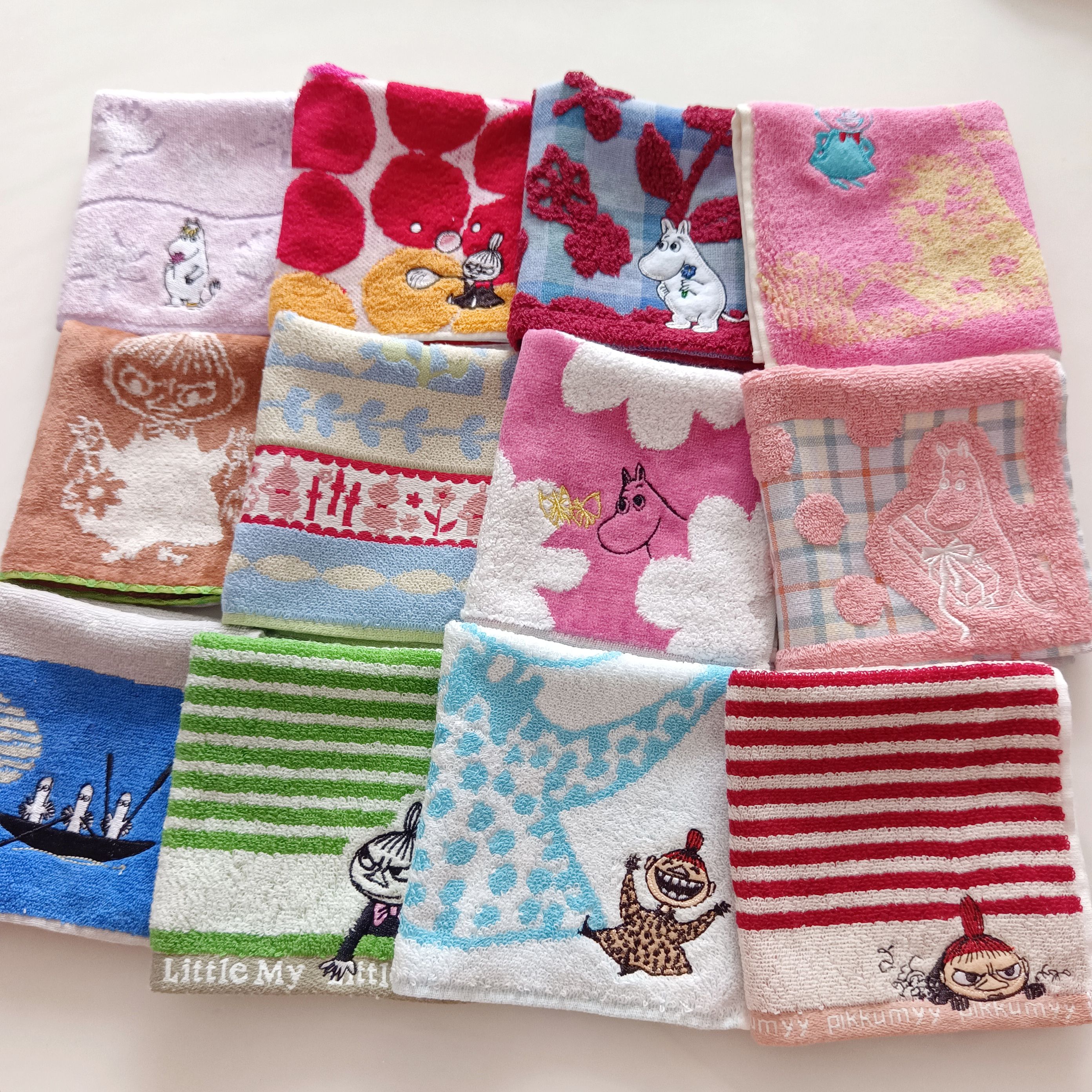 出口日本纯棉姆卡通小方巾毛巾手帕全棉卡通可爱柔软吸水儿童擦汗