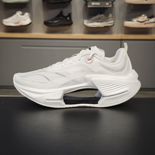 李宁2024秋冬新款绝影3 ESSENTIAL男子轻量减震弹速跑鞋ARRU007