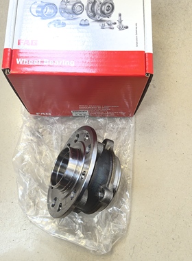 适用奔驰C200C260E560E350GLC200GLC260CLS350W205W213前轮轴承