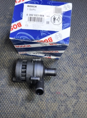 适用奔驰R300 R320 R350 R400 R500 SLK200 SLK300SLK350辅助水泵