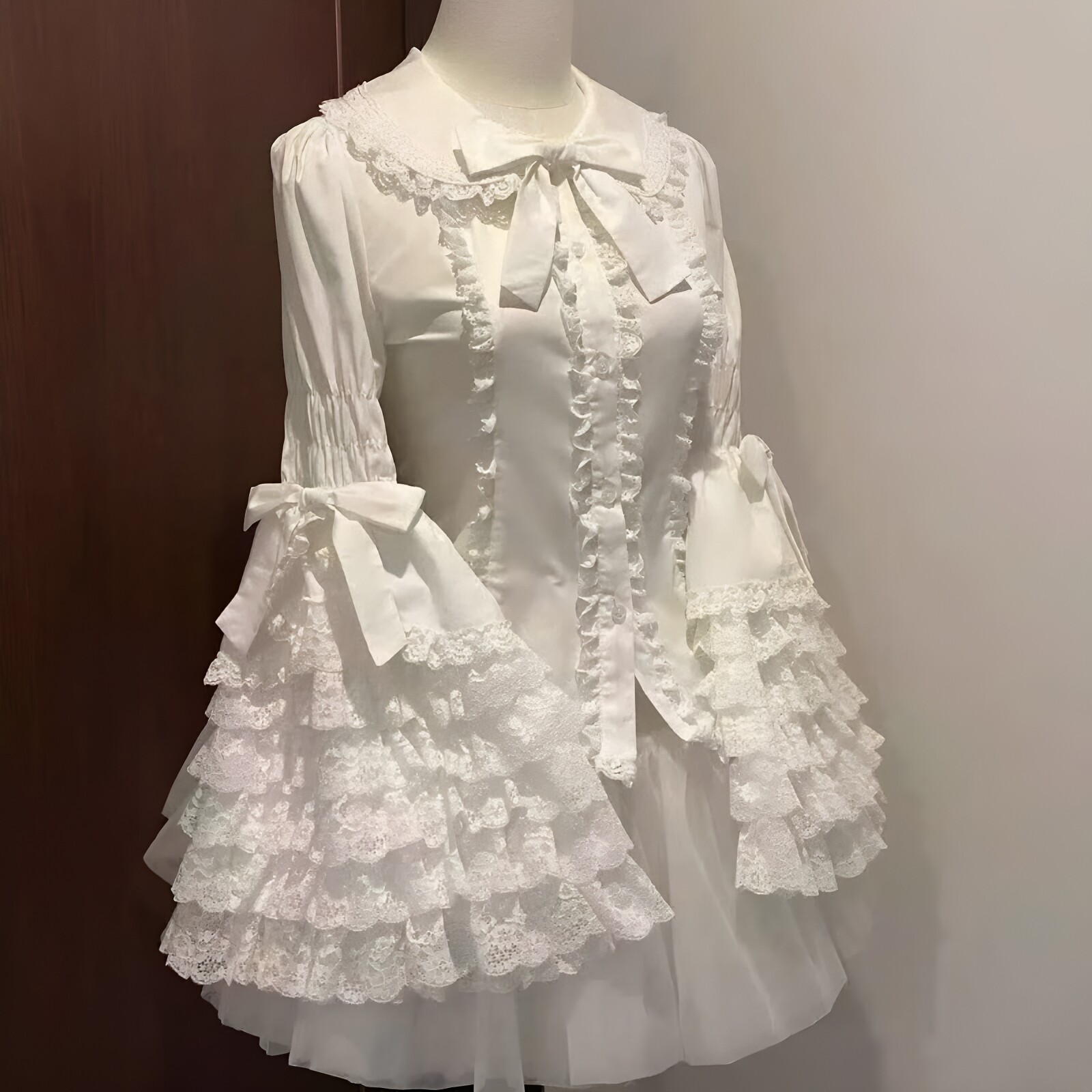 洛丽塔蕾丝蝴蝶结长袖内搭衬衫