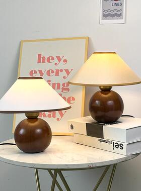 复古实木台灯胡桃色韩国vintage卧室民宿装饰床头氛围小台灯