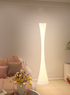 设计师北欧沙发旁落地灯现代简约奶油风落地灯卧室客厅装饰落地灯