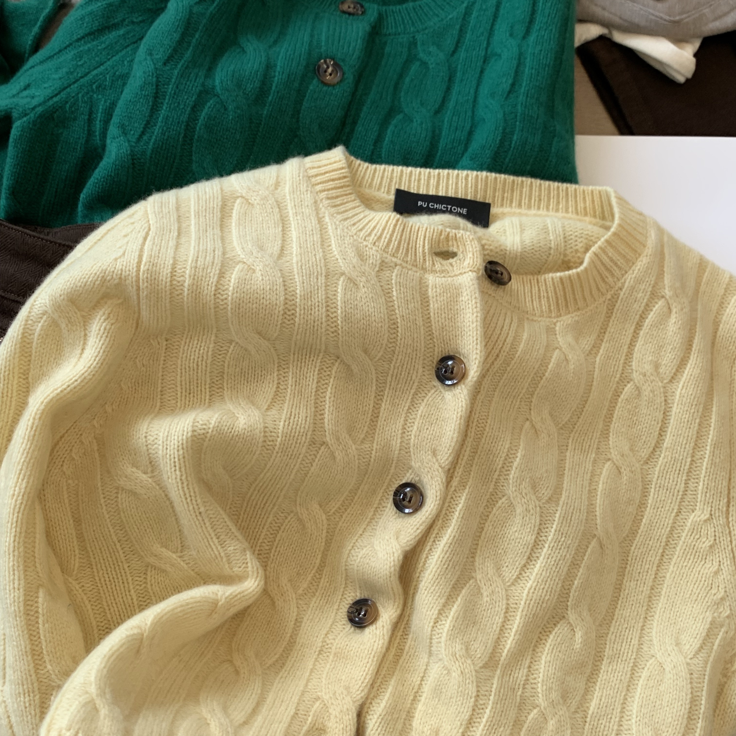 奶酪芝士  全羊毛奶油软糯麻花针织显白氛围感开衫