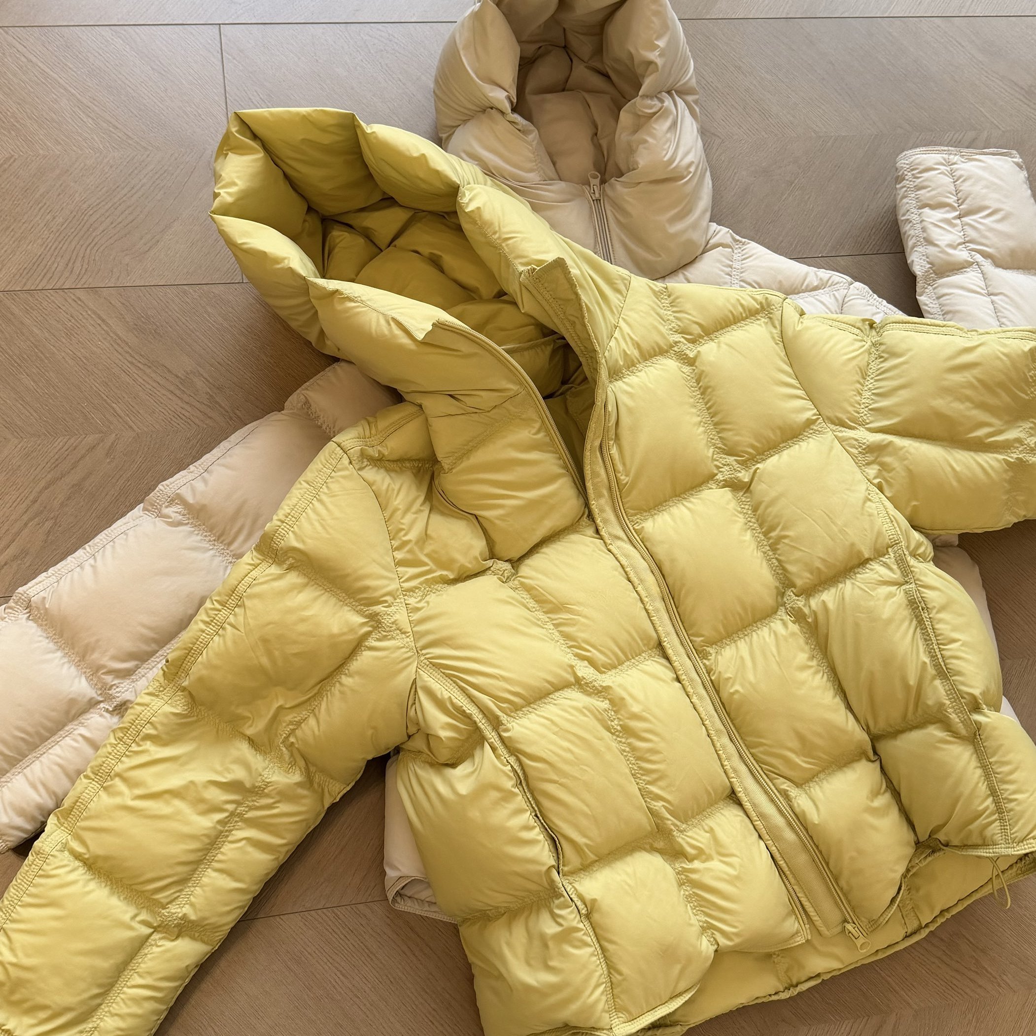 冬日来信  90白鸭绒带帽白暖四格羽绒服外套