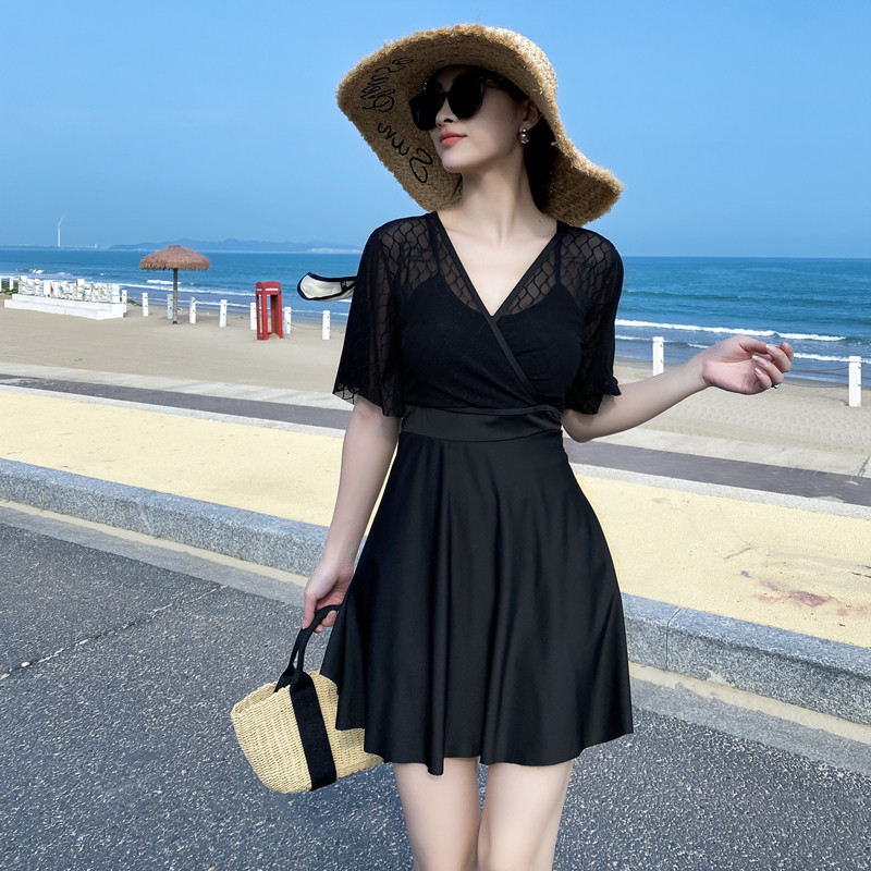 泳衣女裙式连体2026新款高级感时尚超仙气质显身材海边度假游泳装