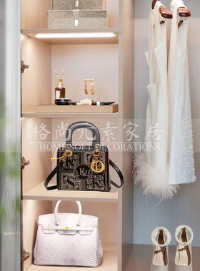 样板房衣帽间衣服鞋子包饰品摆件