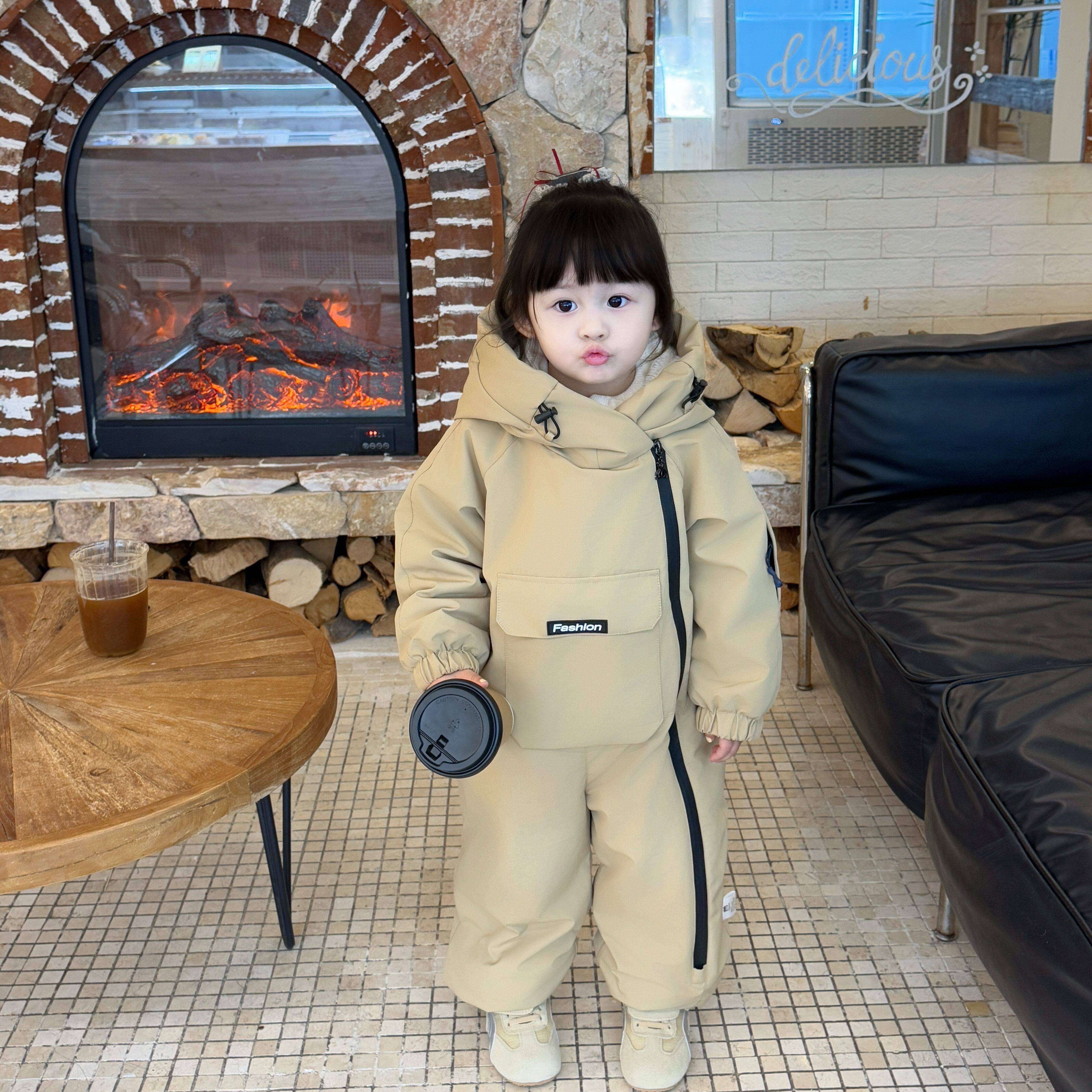 三层复合连帽加绒加厚滑雪服儿童连体衣外出服工作服2025冬季新款