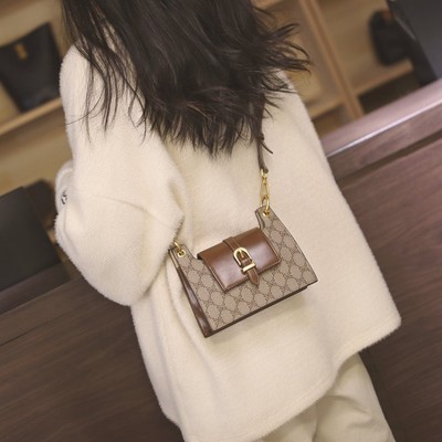 法国小众洋气斜挎小包包女式2025