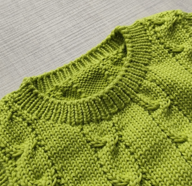 Q7701 /Q8302 儿童手工编织纯羊毛圆领V领背心（现货）