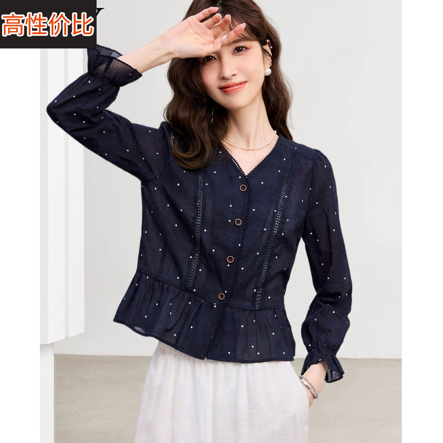 2026春装新款小个子纯棉V领小衫衬衫漂亮洋气别致镂空短上衣女装