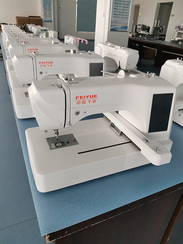 大范围飞跃家用电脑绣花机刺绣机单针台式fy660绣花绣名字成衣绣