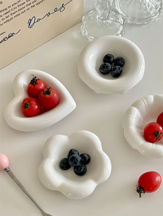 ins韩风纯白胖嘟嘟陶瓷小蝶迷你茶点碟创意家用醋碟酱油碟调味碟