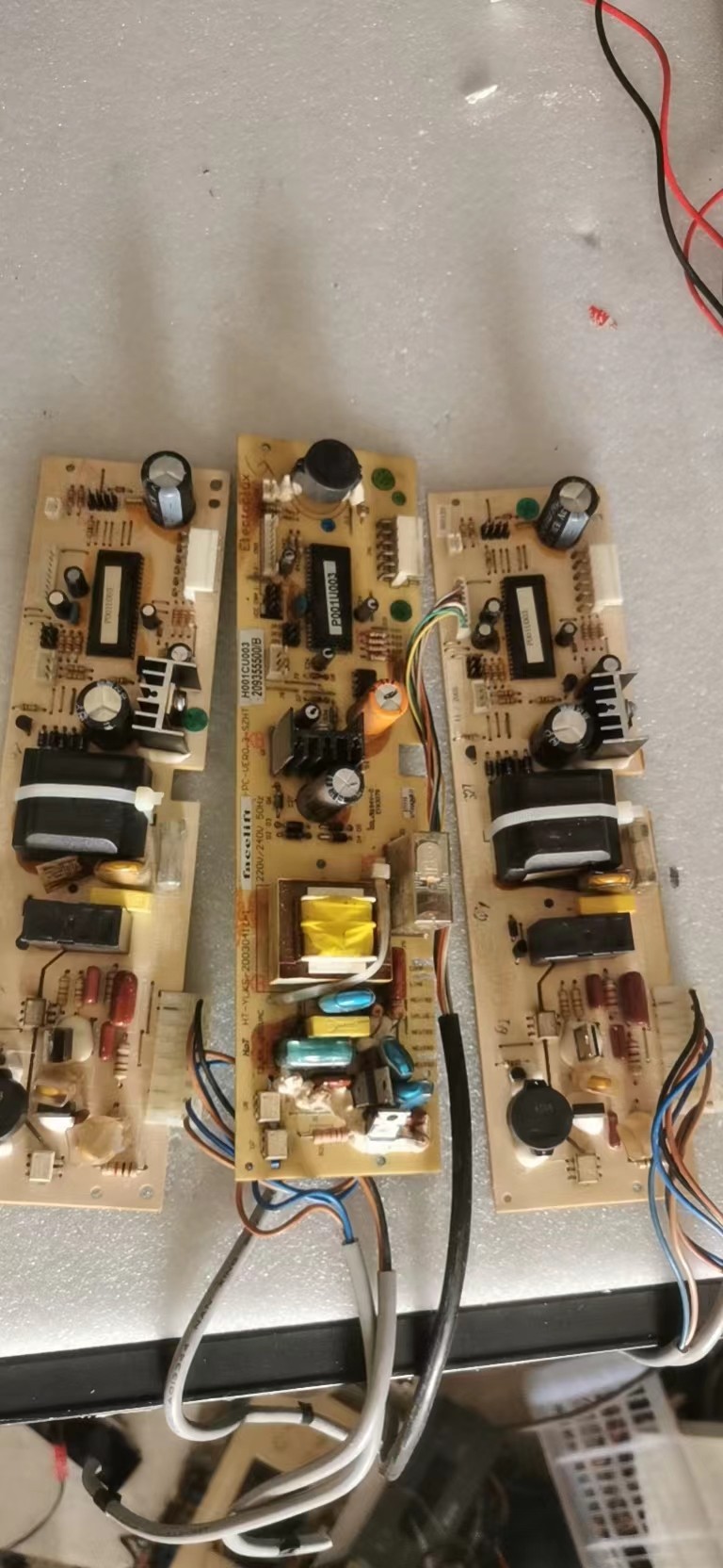 F2FL H001CU002 3 2093555 HT-YLKS-20030416-1伊莱克斯冰箱主板