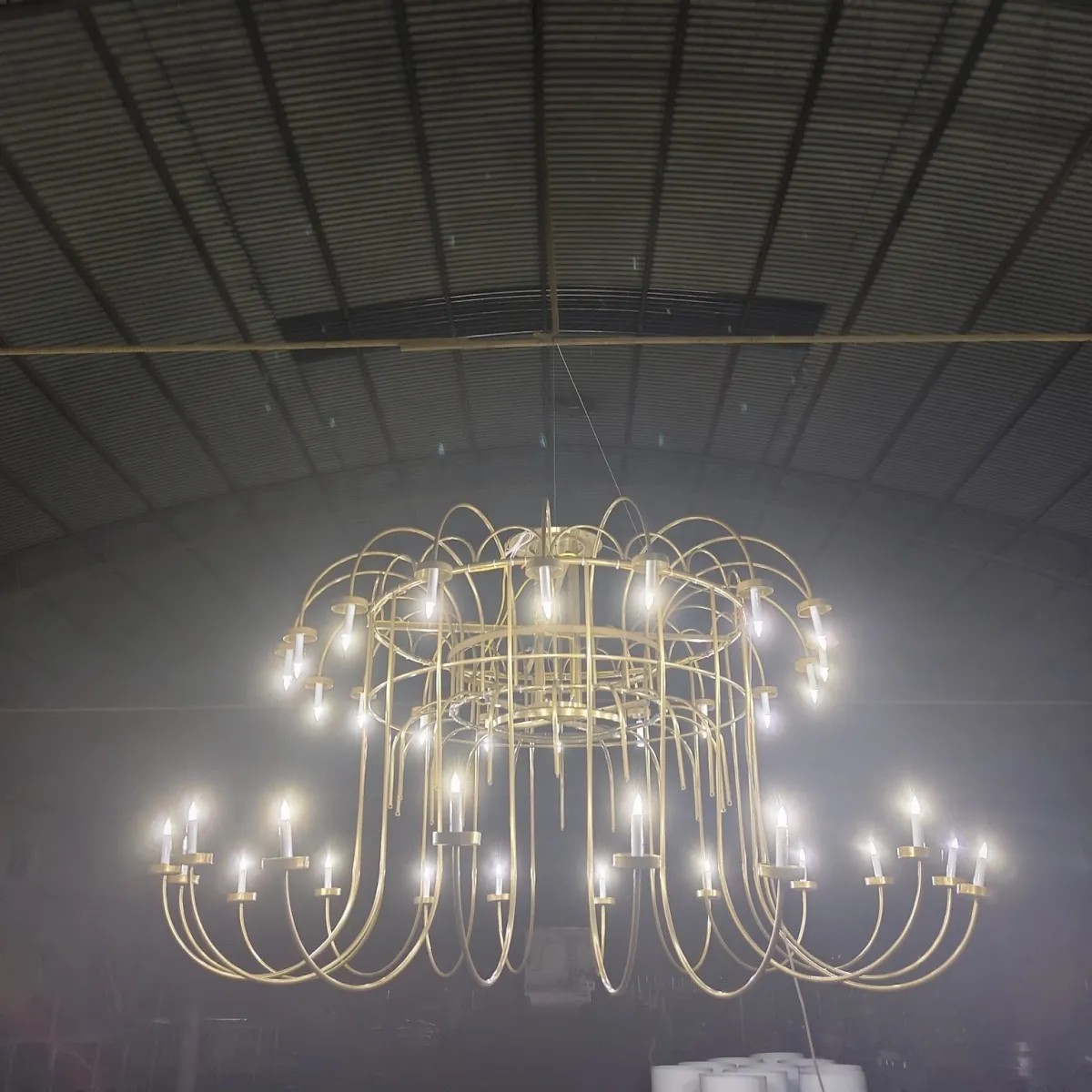 婚礼堂设计奥斯卡鎏金时代厅黑金主题酒店水晶吊灯艺术装置道具