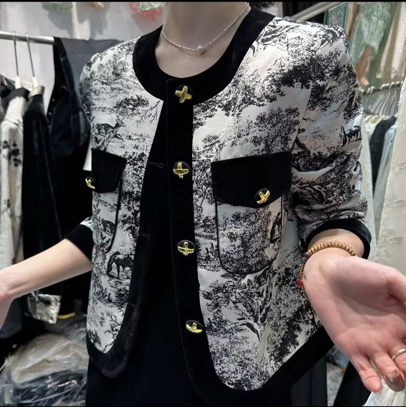 复古压花女士百搭新中式短款外套
