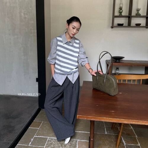6UP早秋韩系设计感无袖撞色条纹毛衣背心女叠穿针织衫13行61158