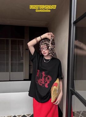 十三行【 FISHYU】2026春季新款复古字母刺绣宽松圆领t恤女625517