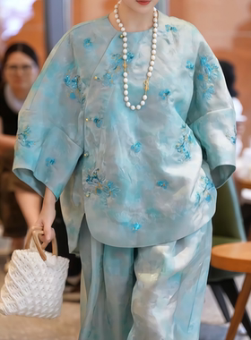 襟绣花天蓝色短袖上衣阔腿裤套装