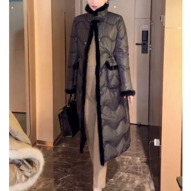 韩系小众高级感长款羽绒服