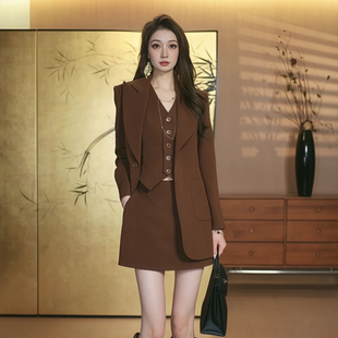 2026年新款时尚春季老钱风西装套装女高级感职业装外套马甲半裙女