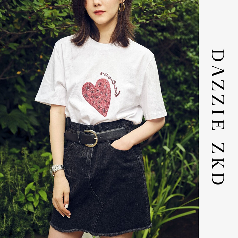 云地素2020秋装新款纯棉圆领爱心刺绣显瘦短袖T恤女2C3B307