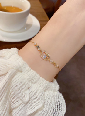 小众精致时尚卡通镶钻KT猫手链女个性轻奢百搭高级感超闪小鱼手饰