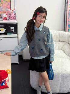 秋季新品 女童可亲子 湖蓝衬衫+灰色刺绣马甲 2件套套装 599元