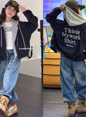 秋季新品 男童女童可亲子 藏青拼灰色 假两件连帽夹克外套 599元