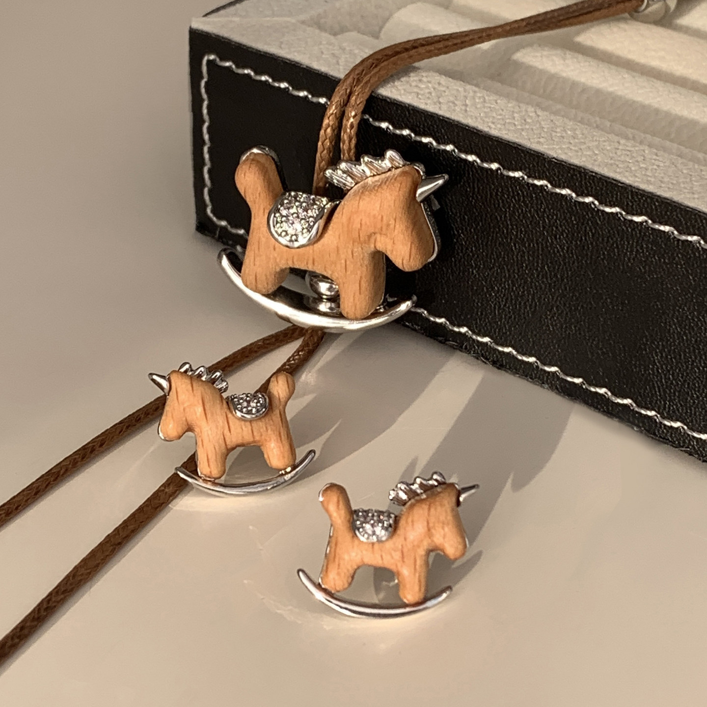 1.20【新品八折】S925银针木质小马耳钉时髦项链本命年耳饰生肖马,饰品/流行首饰/时尚饰品新,耳钉,淘宝优惠券,粉丝福利购,淘宝优惠卷