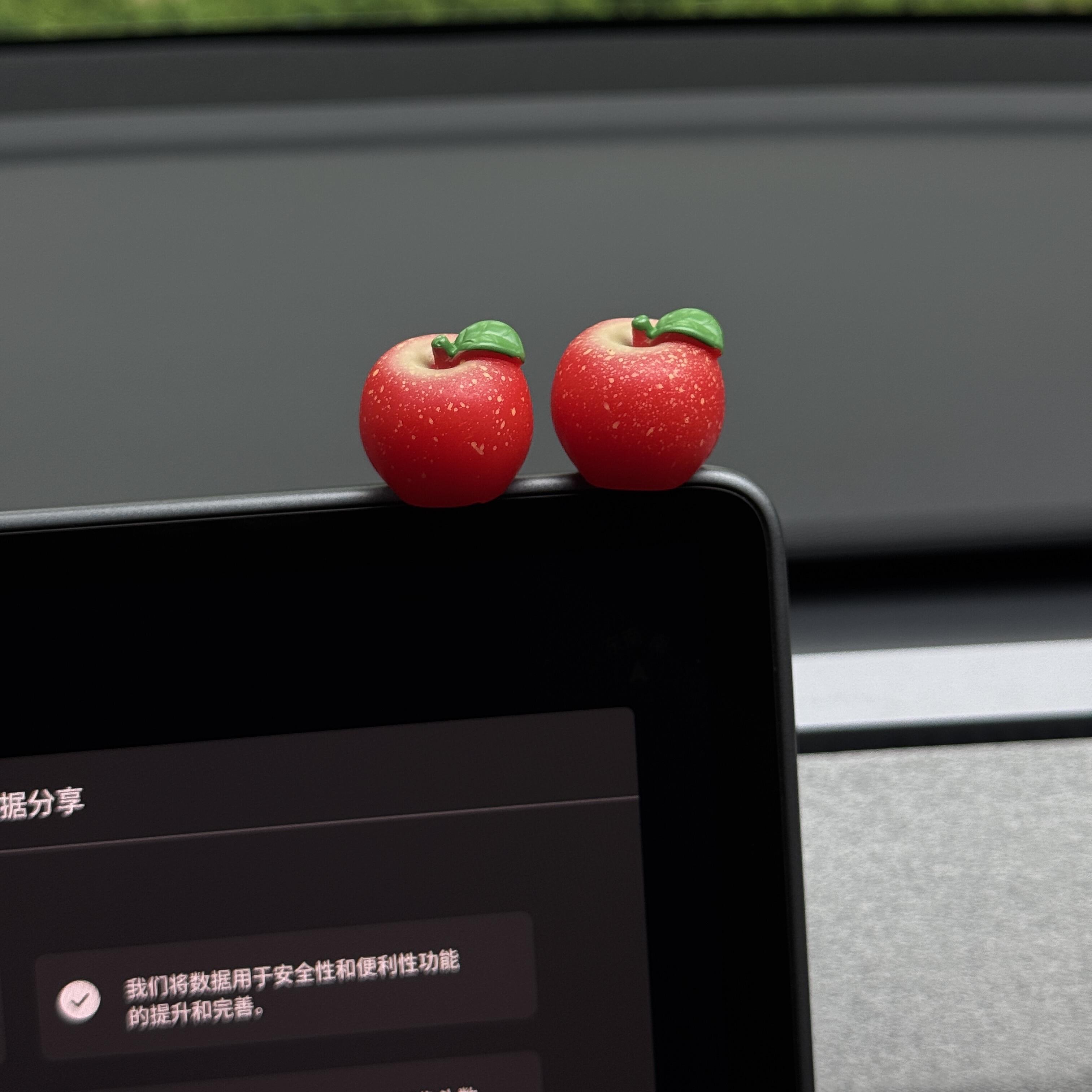 新款苹苹安安车载摆件苹果汽车中控台个性创意卡通苹安车载装饰贴