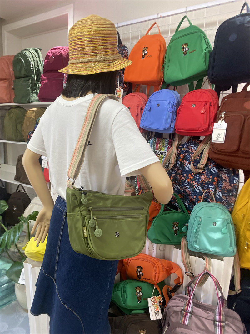 博卜唐风华彩太空舱特定女包斜挎包大容量多层次单肩包休闲出行包