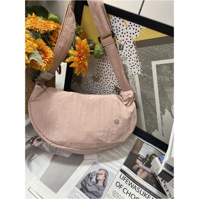 佰斯图时尚轻便防水斜挎包饺子包