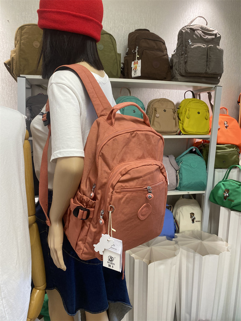 2026女新款双肩包直播间同款学生书包14寸电脑包轻便中号旅游背包