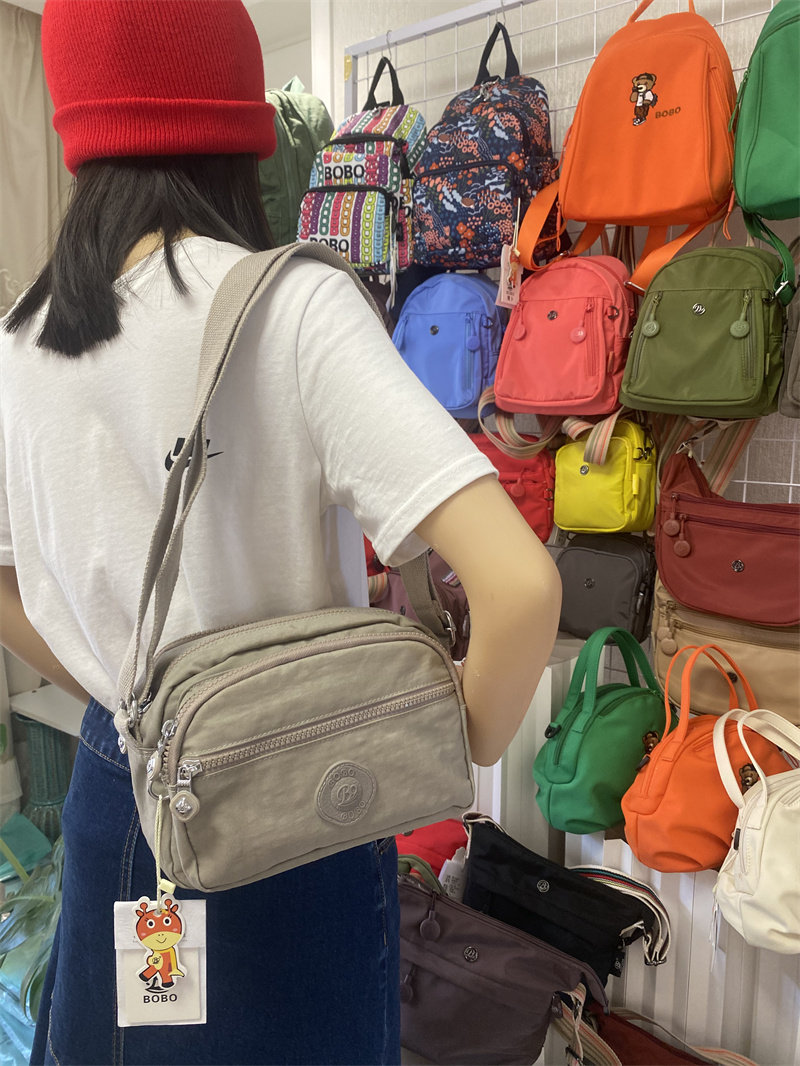 博卜2026新款女士多层次斜挎包时尚纯色百搭小包包出行贴身单肩包