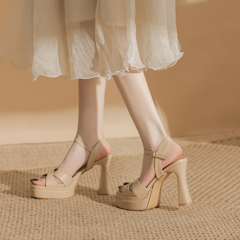 一字扣防水台露趾凉鞋女粗跟不累脚超高跟后空夏季高跟鞋女配裙子