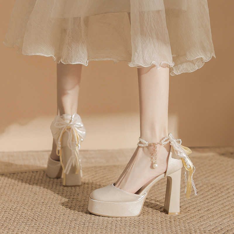仙女风小个子婚鞋秀禾婚纱两穿女厚底防水台缎面粗跟高跟鞋配裙子