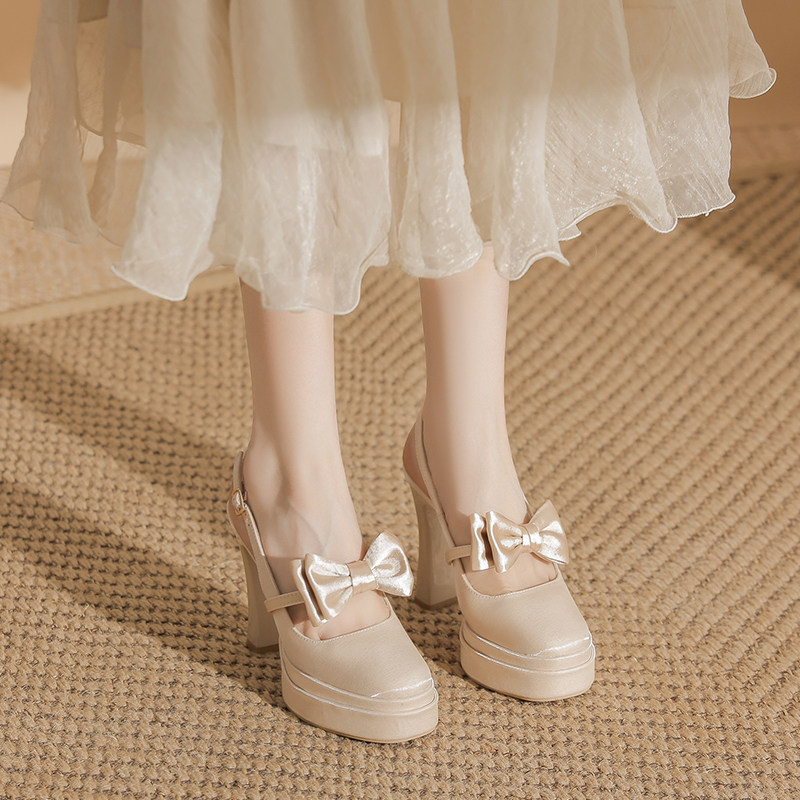 小个子蝴蝶结粗跟浅口高跟鞋2026夏季新款不累脚防水台高跟凉鞋女