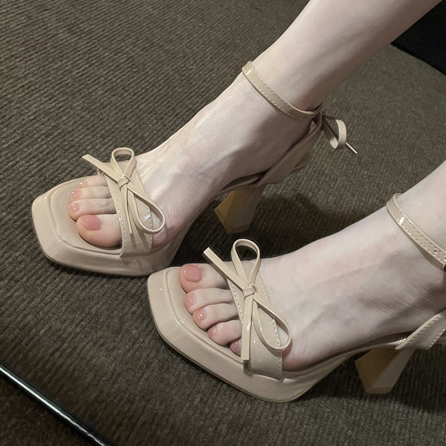 羊皮版~裸色防水台高跟鞋女夏粗跟不累脚蝴蝶结露趾凉鞋女配裙子