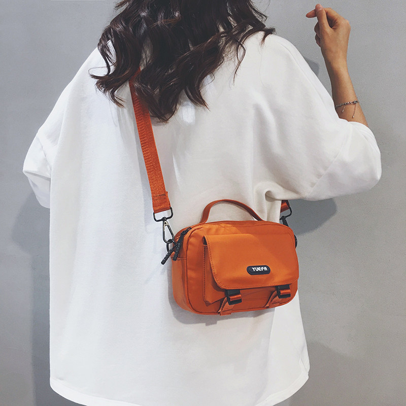 工装风帆布包女2026新款休闲户外运动旅游防水轻便手机斜挎小包男