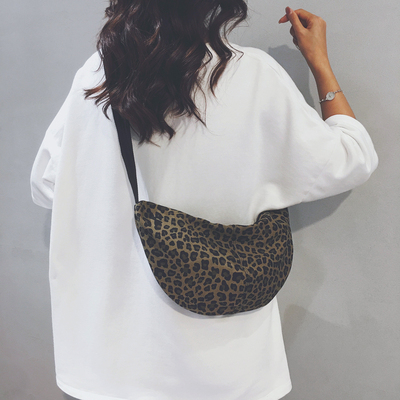 玲澜时尚高级感豹纹斜挎饺子包潮