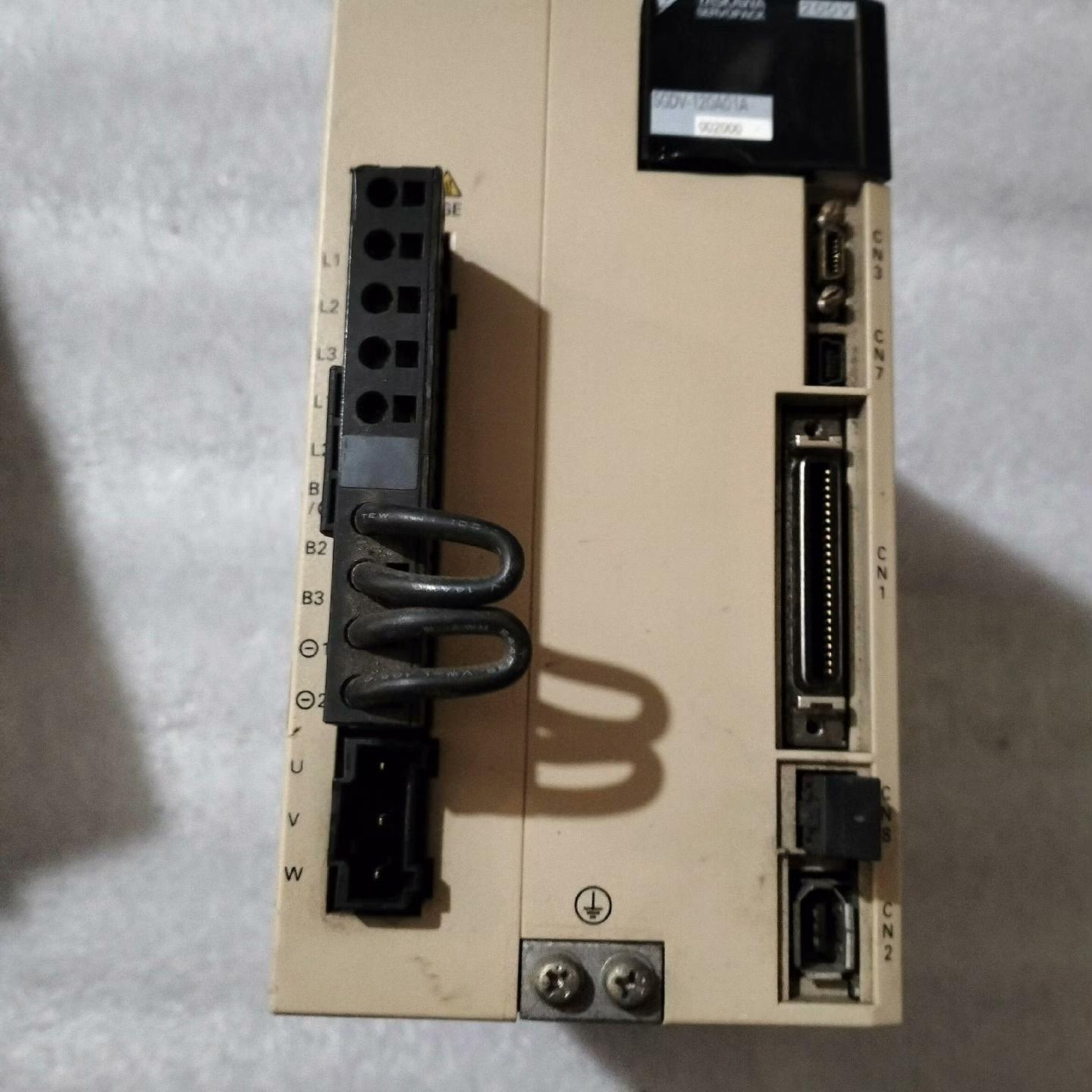 安川伺服驱动器 SGDV-120A01A002000 1.5