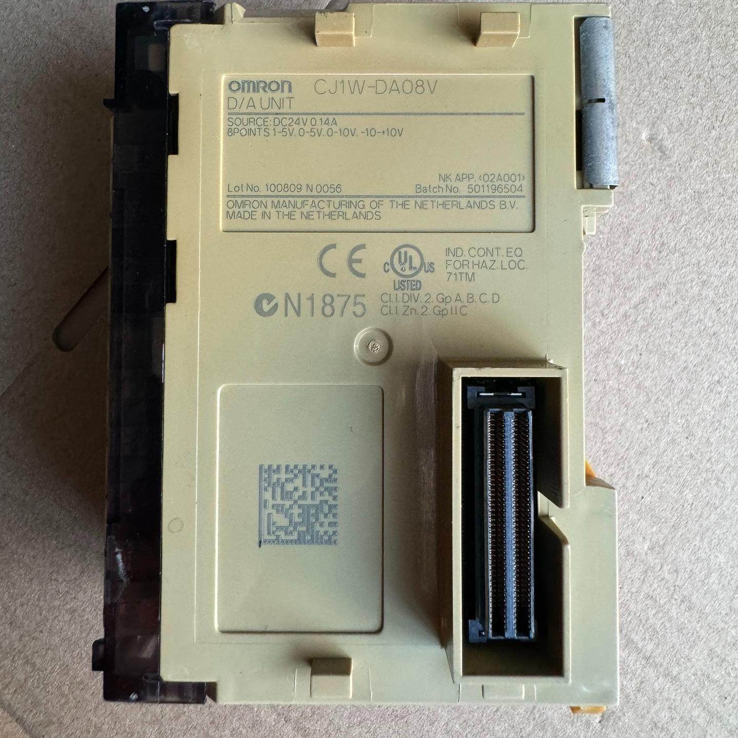 CJ1W-DA08V拆机 实物实图 功能包好。