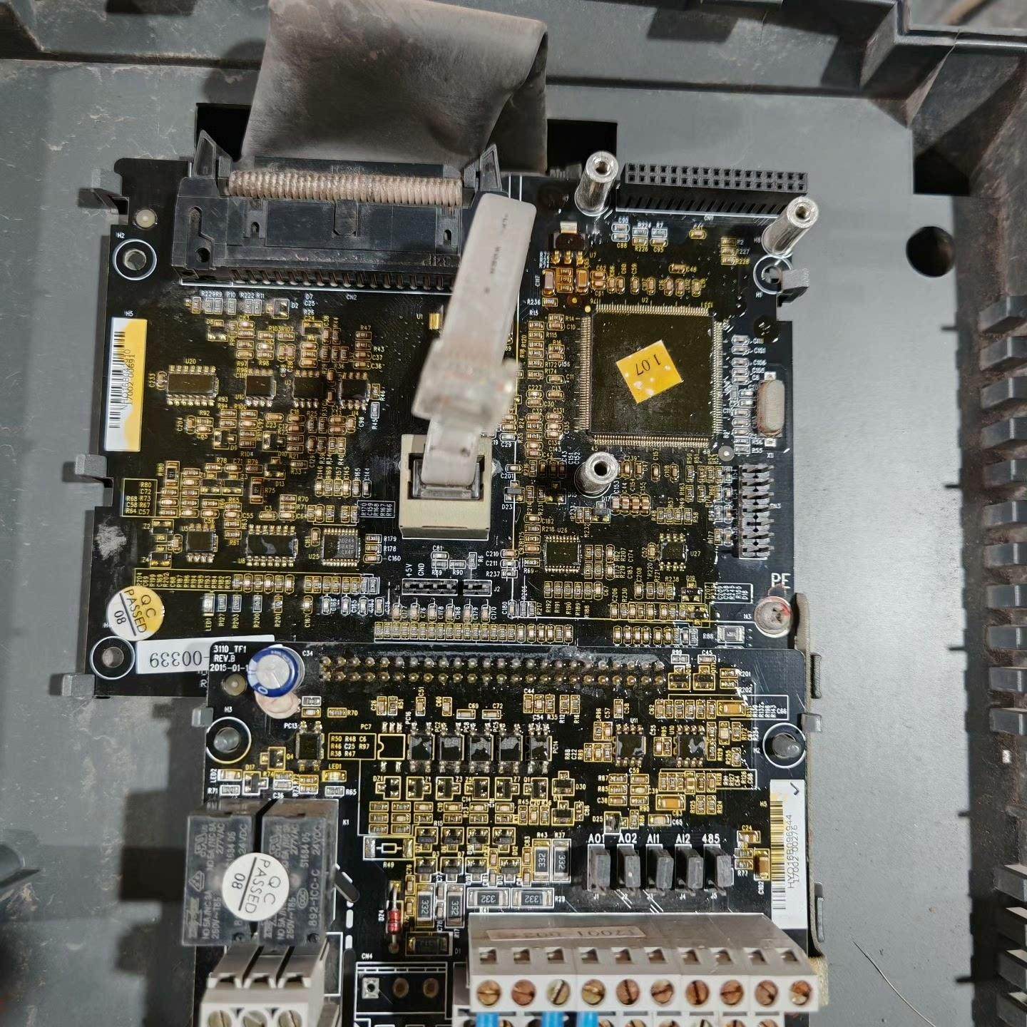 英威腾GD300-015G一4变频器 主板功能正常   需要