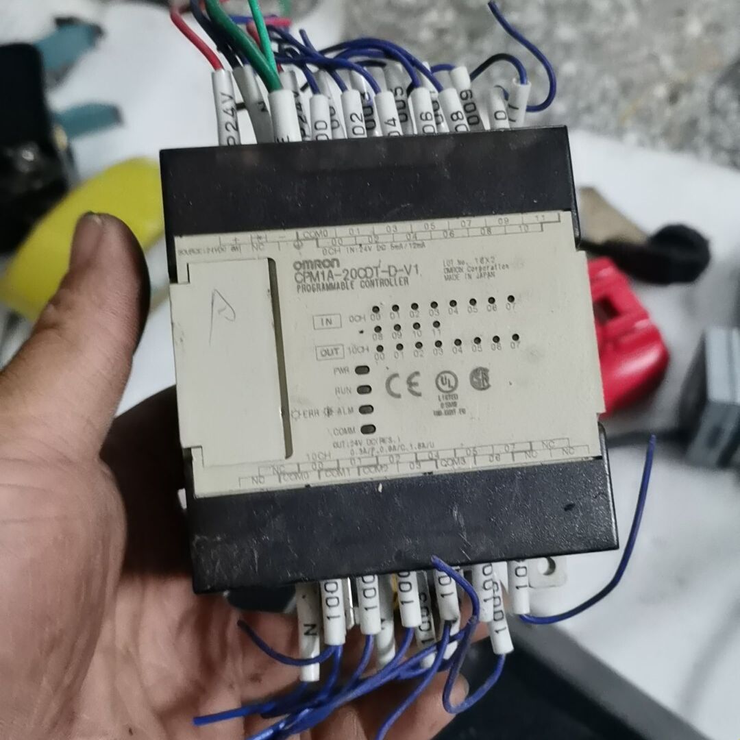 PLC CPM1A-20CDT-D-V1  实物拍摄功