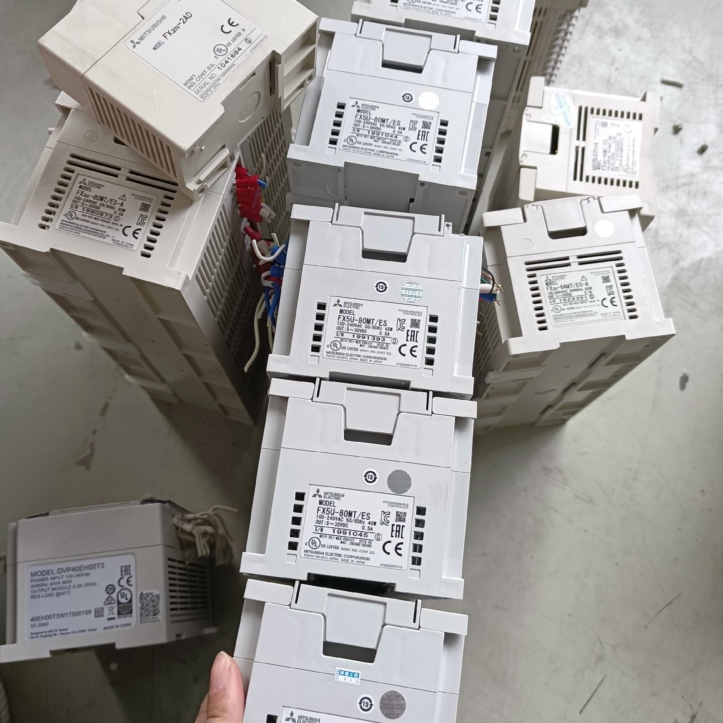 【出售】Mitsubishi PLC FX5U-80MT/E