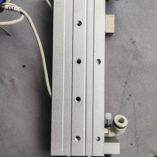 滑台气缸HLQ12X100SA 成色漂亮 功能完好 测
