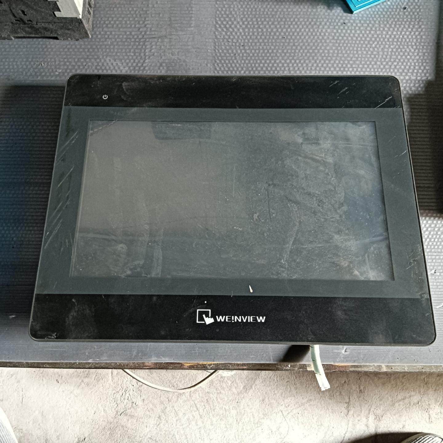 威纶触摸屏 MT6103iP 拆机  实物图 密码是四个