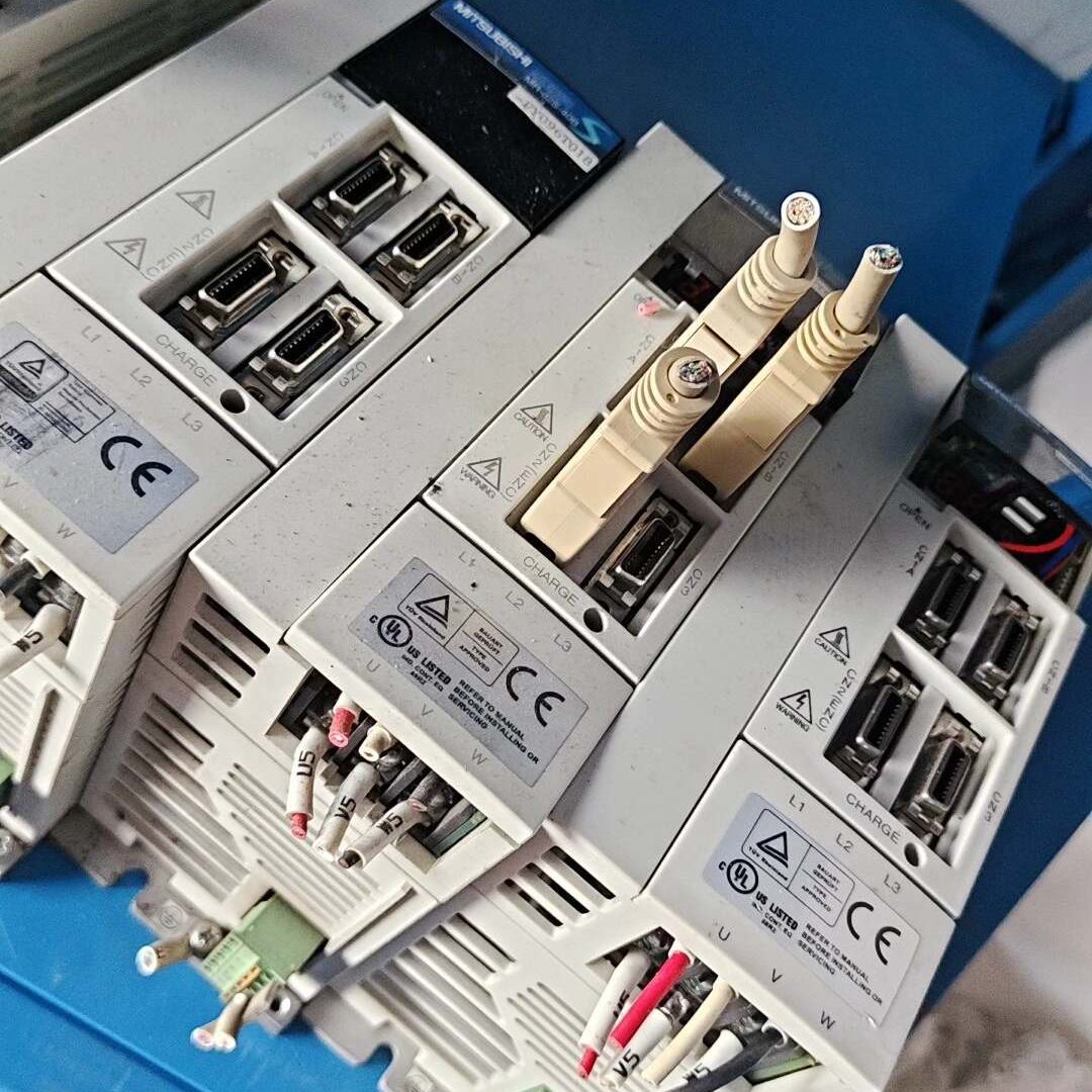 伺服驱动器MR-J2S-40B-PY096T018 成色